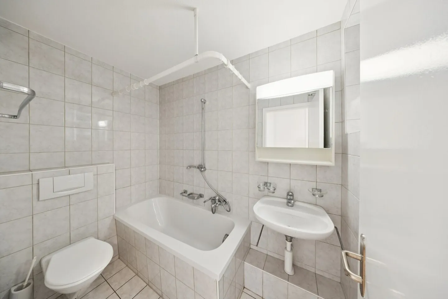 Appartamento confortevole con 4 stanze in affitto a Spiez - Foto 4 di 10