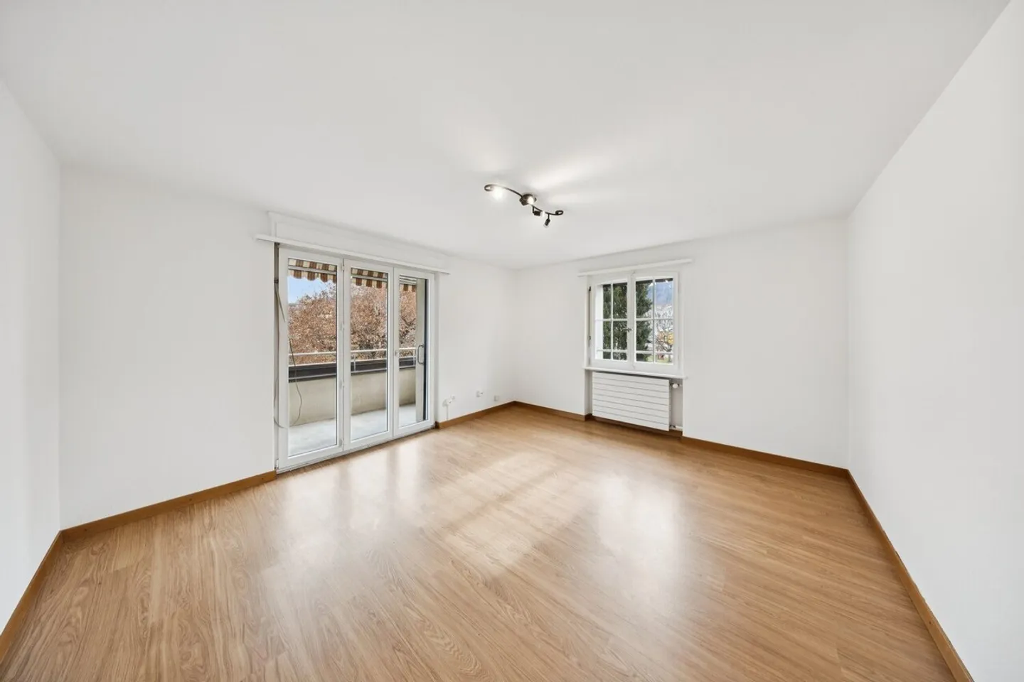 Appartamento confortevole con 4 stanze in affitto a Spiez - Foto 5 di 10