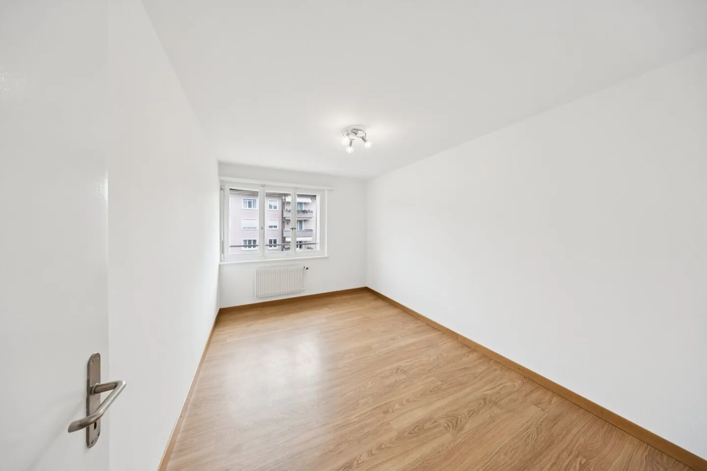 Appartamento confortevole con 4 stanze in affitto a Spiez - Foto 6 di 10