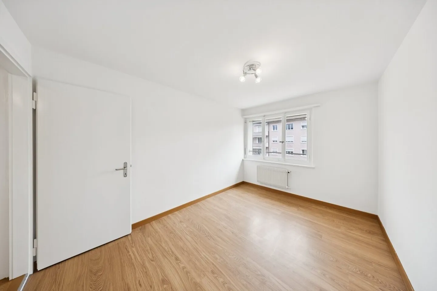 Appartamento confortevole con 4 stanze in affitto a Spiez - Foto 7 di 10