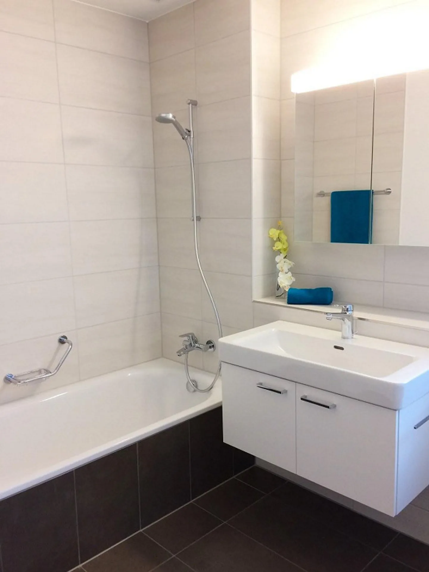 Sunny 3.5-room apartment on the 1st floor for rent - Photo 8 of 9