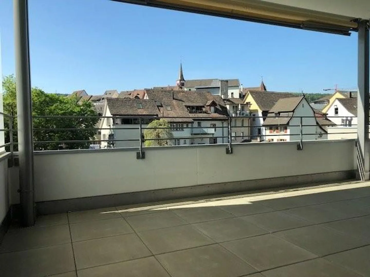 Sunny 3.5-room apartment on the 1st floor for rent - Photo 9 of 9