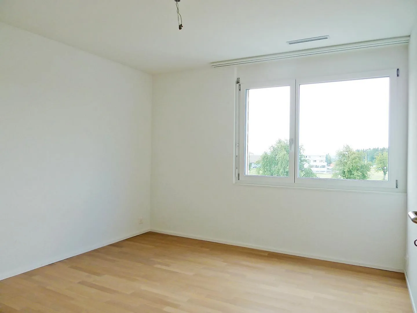 Appartement moderne de 4,5 pièces avec vue sur la nature - Photo 5 sur 10