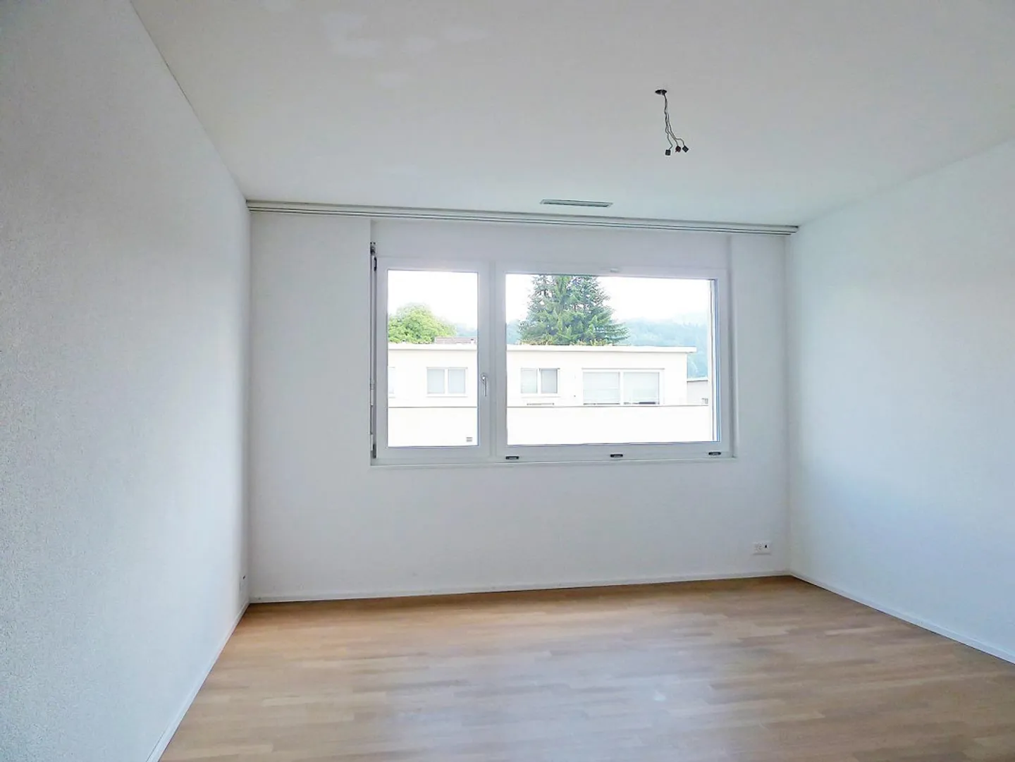Appartement moderne de 4,5 pièces avec vue sur la nature - Photo 7 sur 10