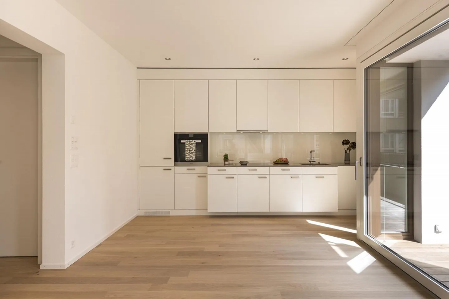 Modern and bright 3.5-room apartment in the best location - Photo 1 of 8