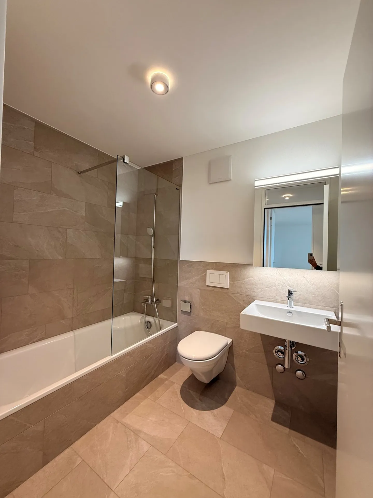 Appartement moderne 3.5 pièces - Photo 4 sur 6