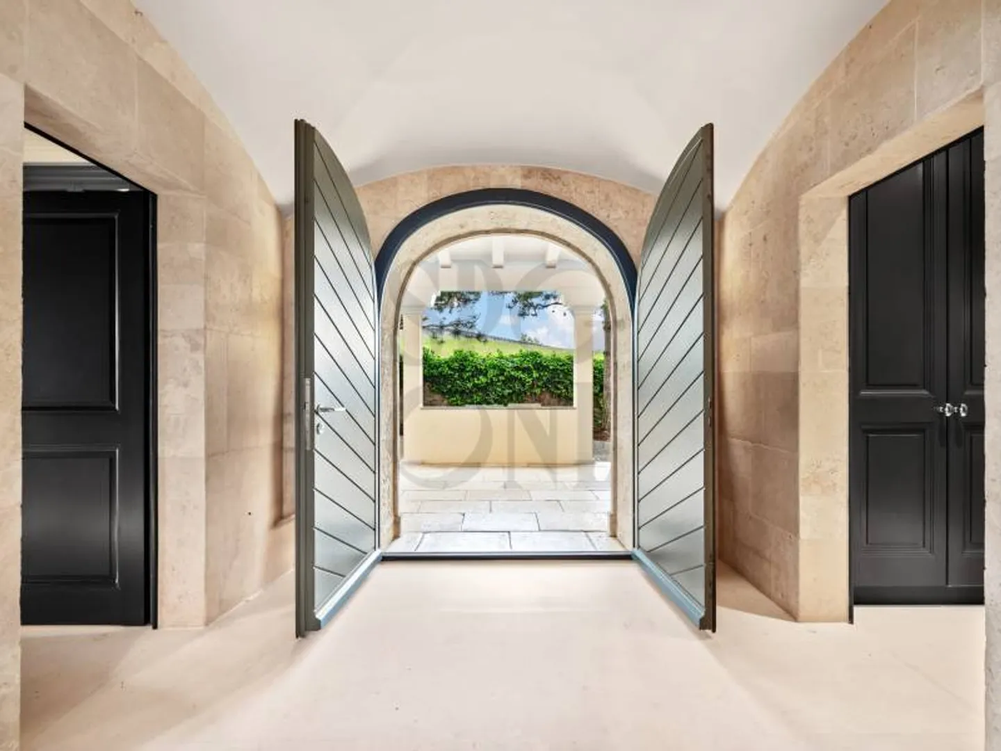 Casa padronale ristrutturata con raffinatezza - Foto 2 di 9