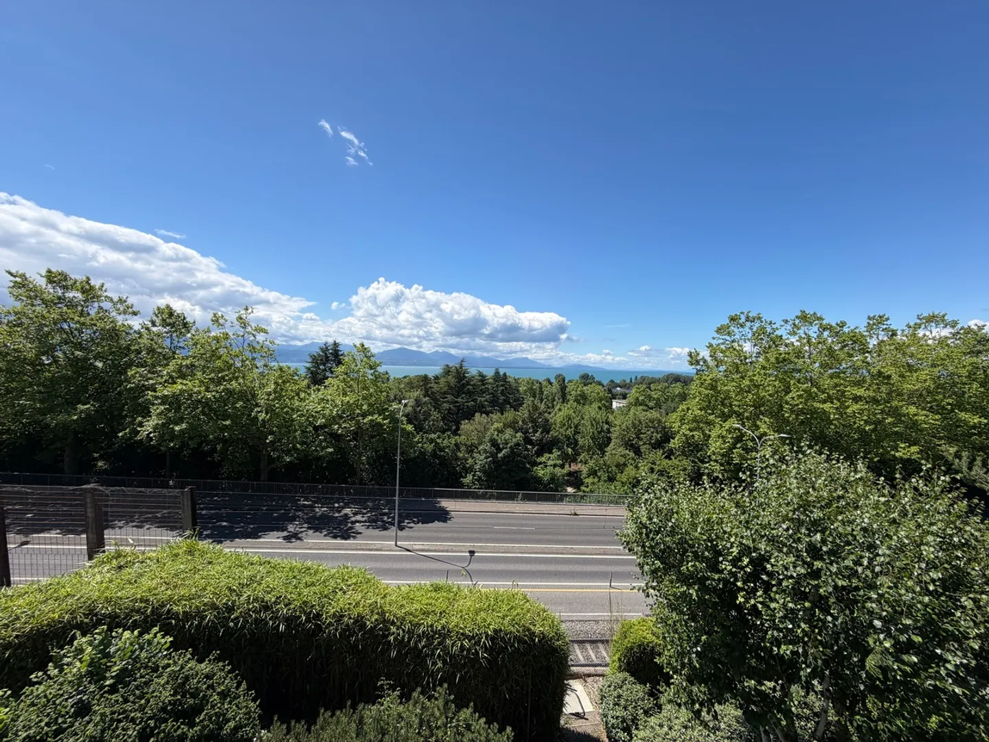 Helles Apartment mit Seeblick - Foto 8 von 9