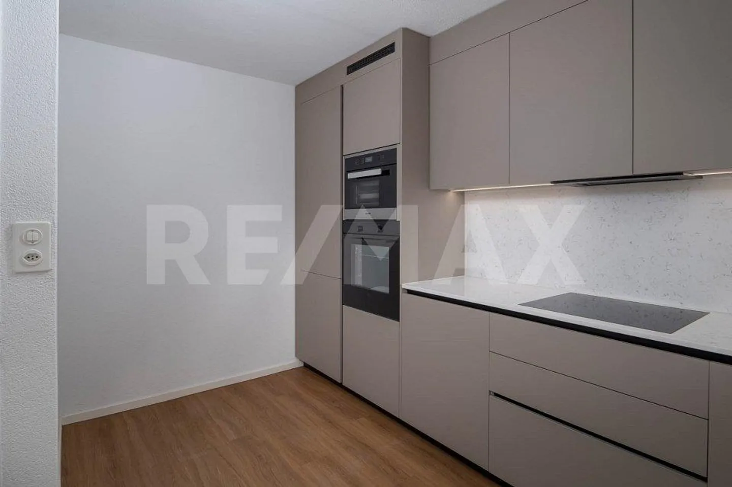 Appartamento 4,5 stanze ristrutturato con stile e comfort. - Foto 7 di 13