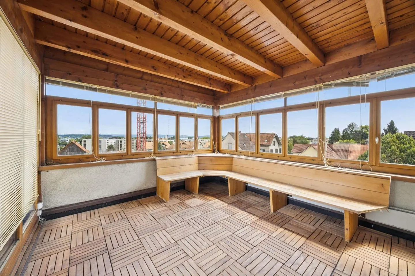 5.5-Room Penthouse Apartment with Lake View - Photo 10 of 15