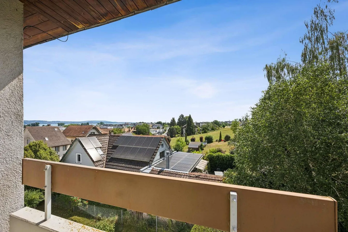 5.5-Room Penthouse Apartment with Lake View - Photo 13 of 15