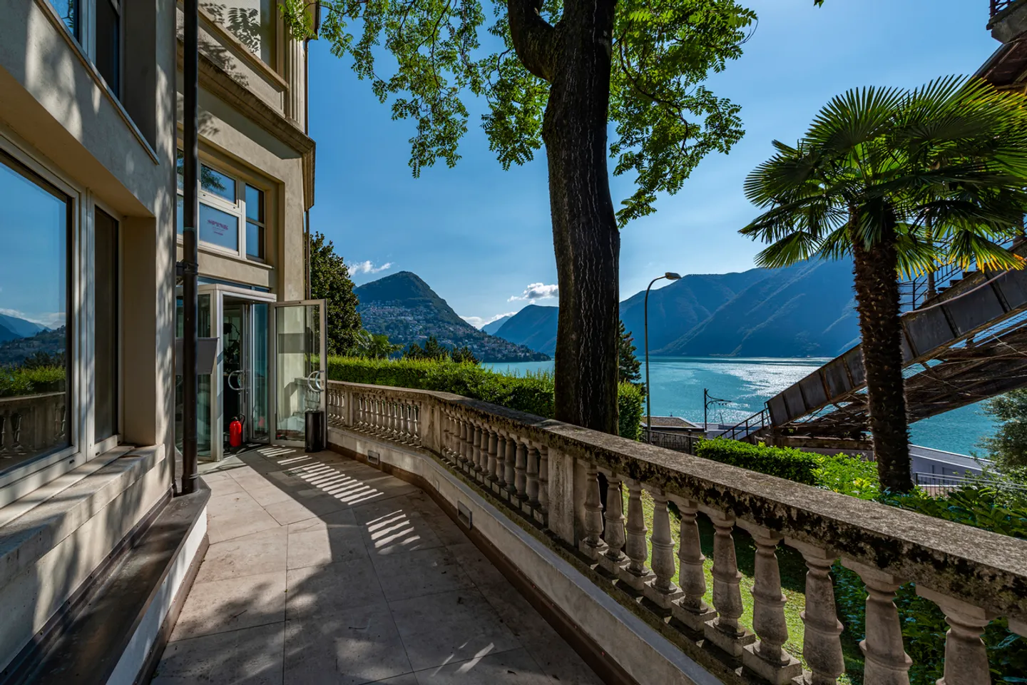 «Büro im Zentrum mit Seeblick und Garage mit 7 Parkplätzen» - Foto 2 von 14