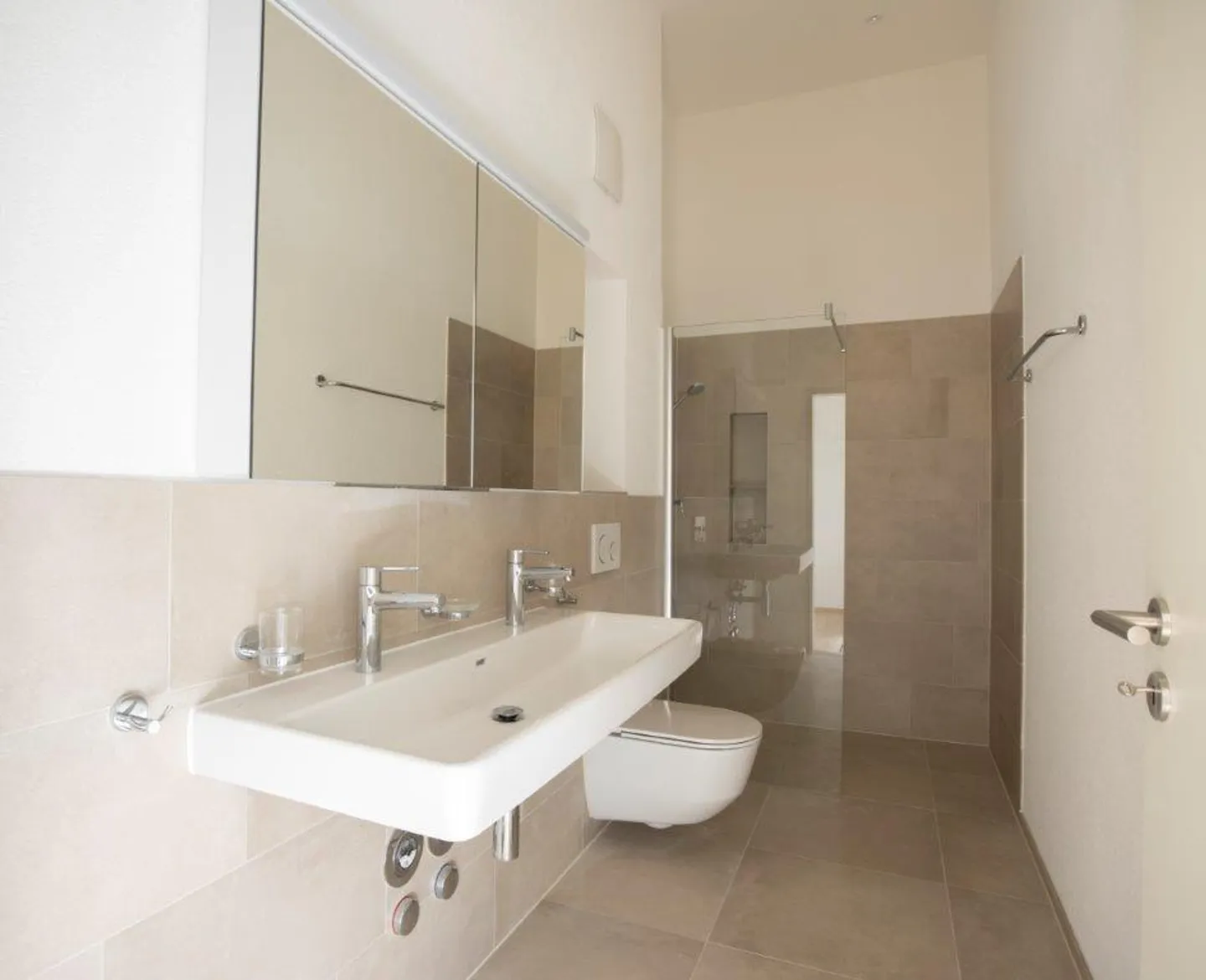 Appartement neuf lumineux et moderne dans un emplacement calme - Photo 9 sur 12