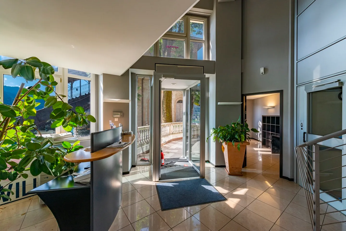 «Büro im Zentrum mit Seeblick und Garage mit 7 Parkplätzen» - Foto 5 von 14