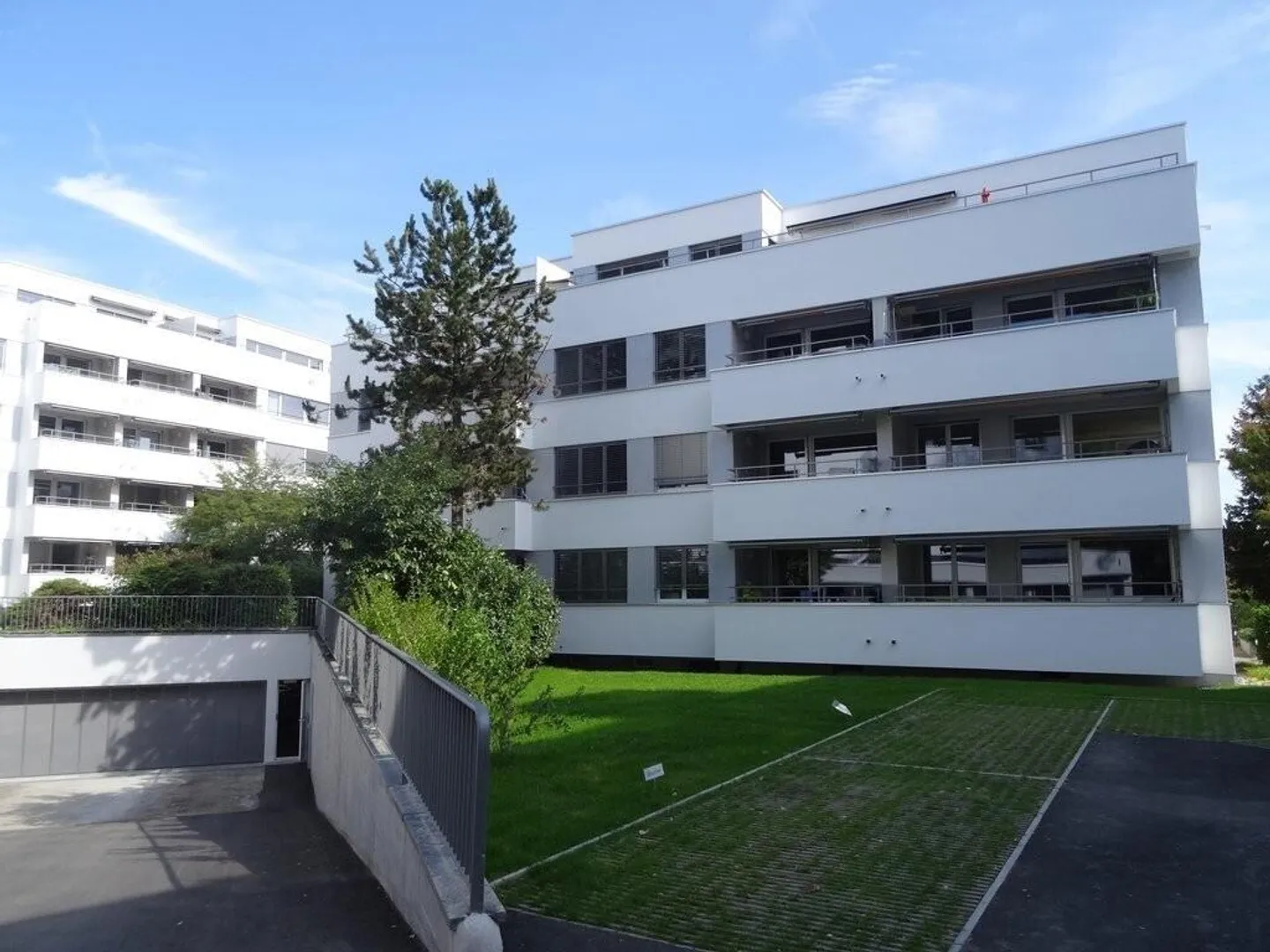 Place de stationnement au Berninaplatz - premier mois offert ! - Photo 1 sur 1