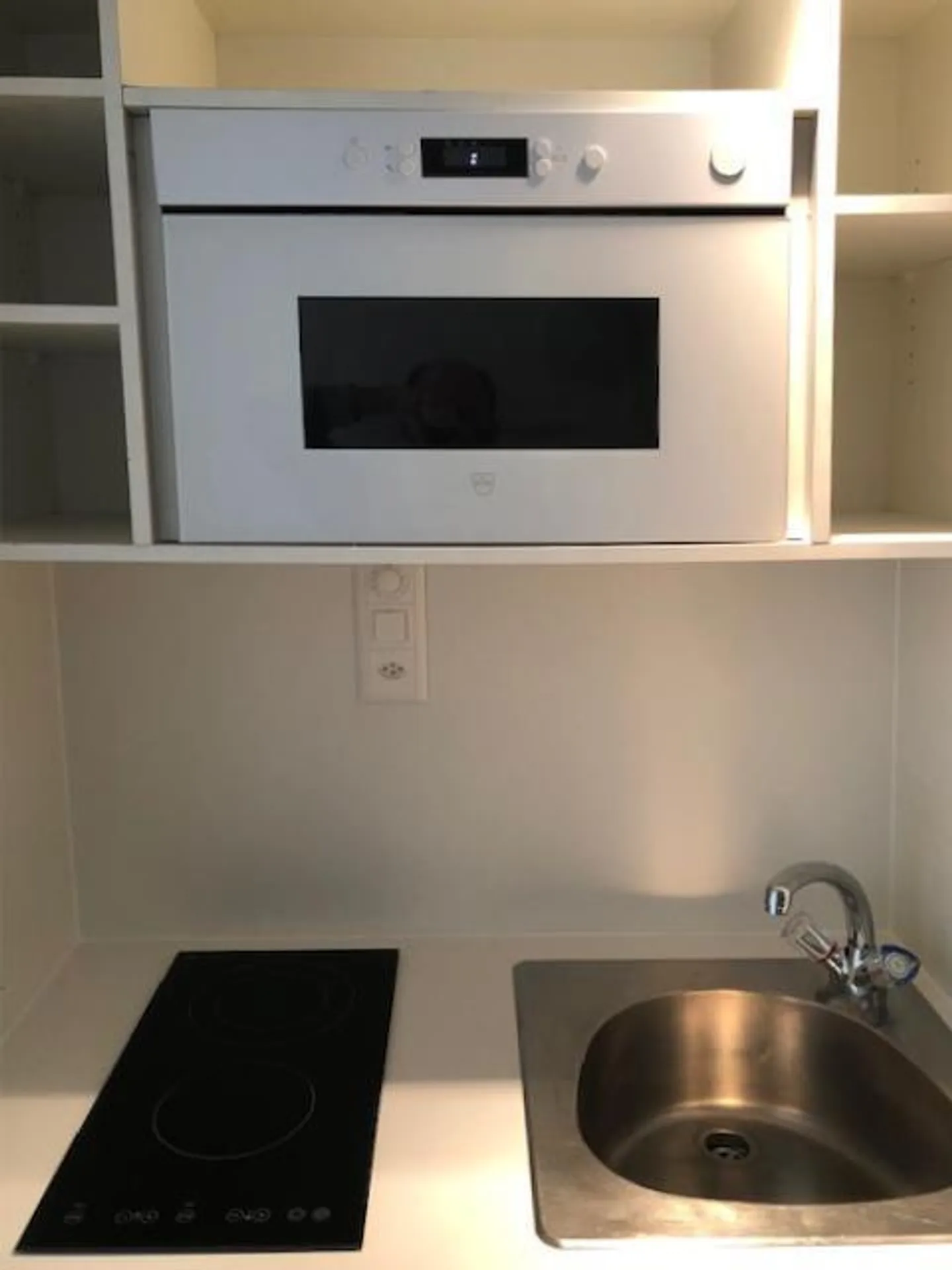 Temporary Living - 2 Room Apartment near Stadelhofen - Photo 3 of 10