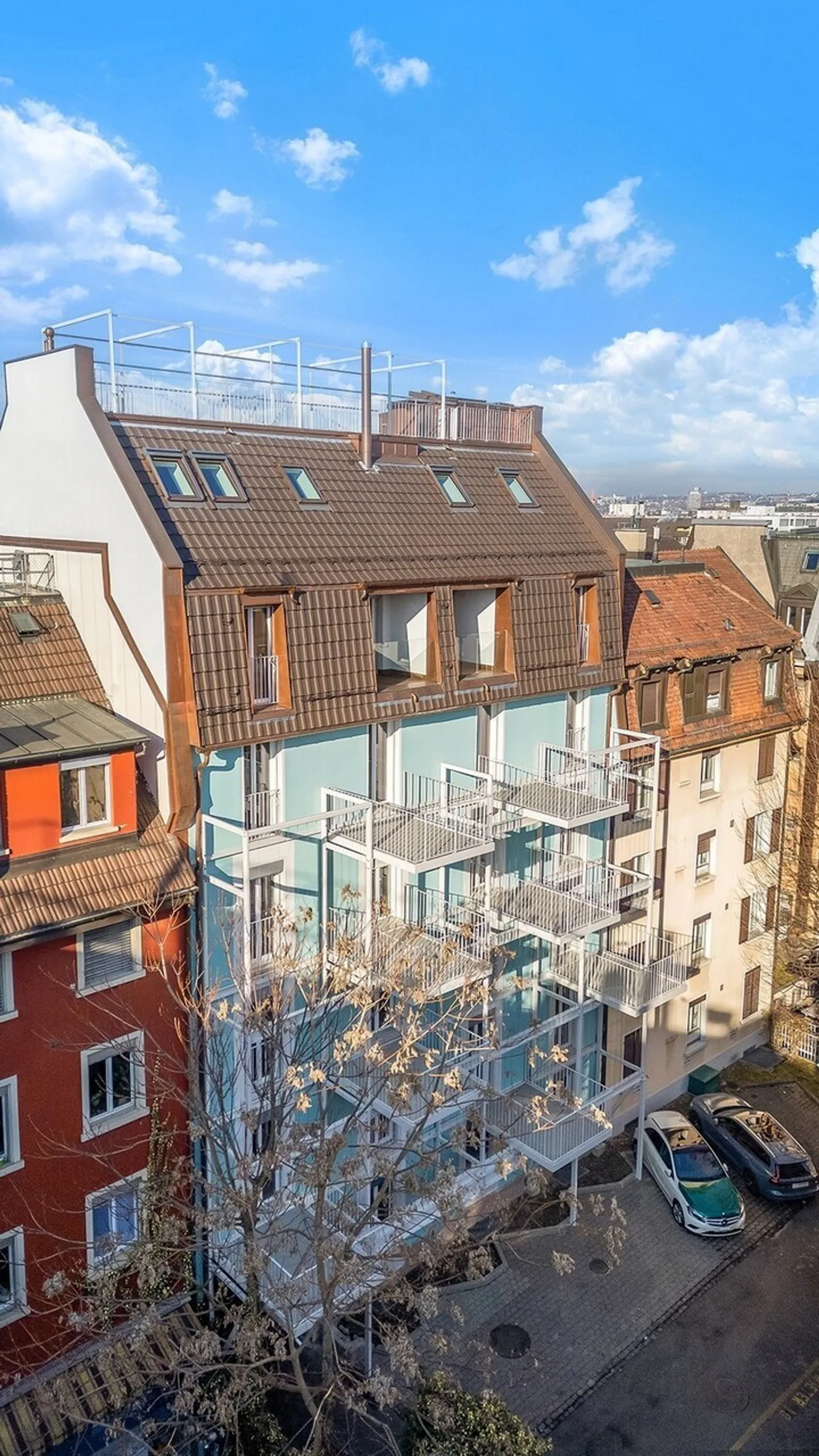 Freshly renovated - With large sun balcony - Photo 2 of 12