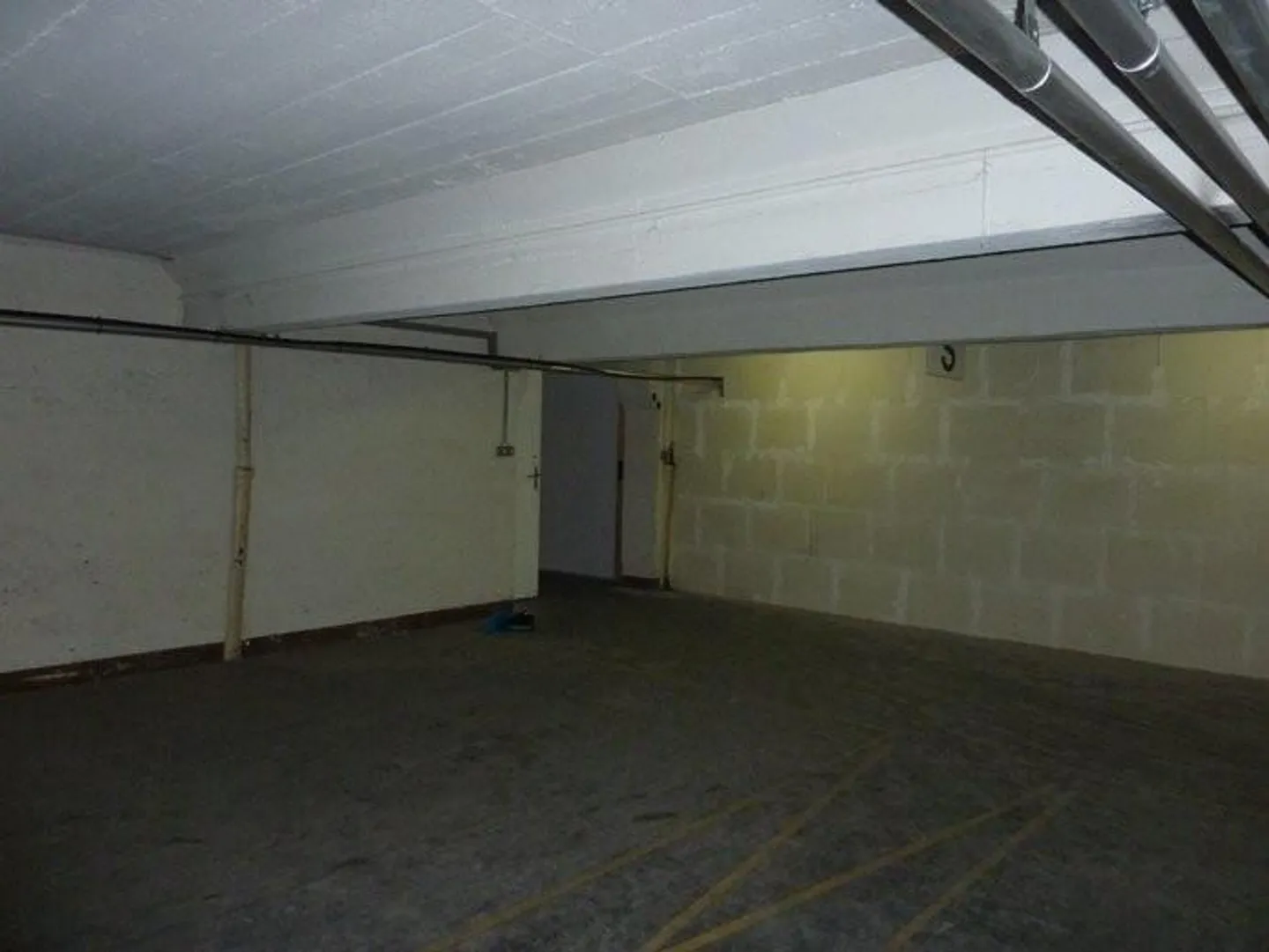 Magazzino per uso commerciale - Foto 2 di 4