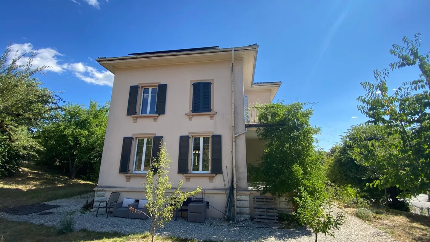 Maison de maître avec 1480 m2 de terrain et vue extraordinaire - Photo 24 of 37