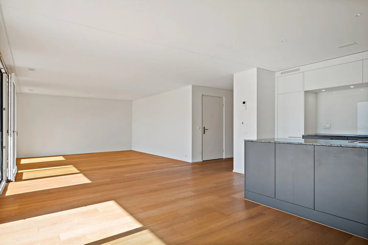 Vivere con vista sul lago e sulle montagne - Foto 7 di 13