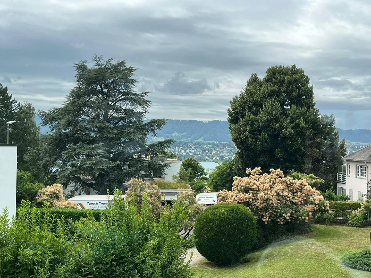 4,5-Zimmer-Wohnung (110 m²) mit Terrasse und teilweisem Seeblick – Küsnacht ZH - Foto 6 von 20