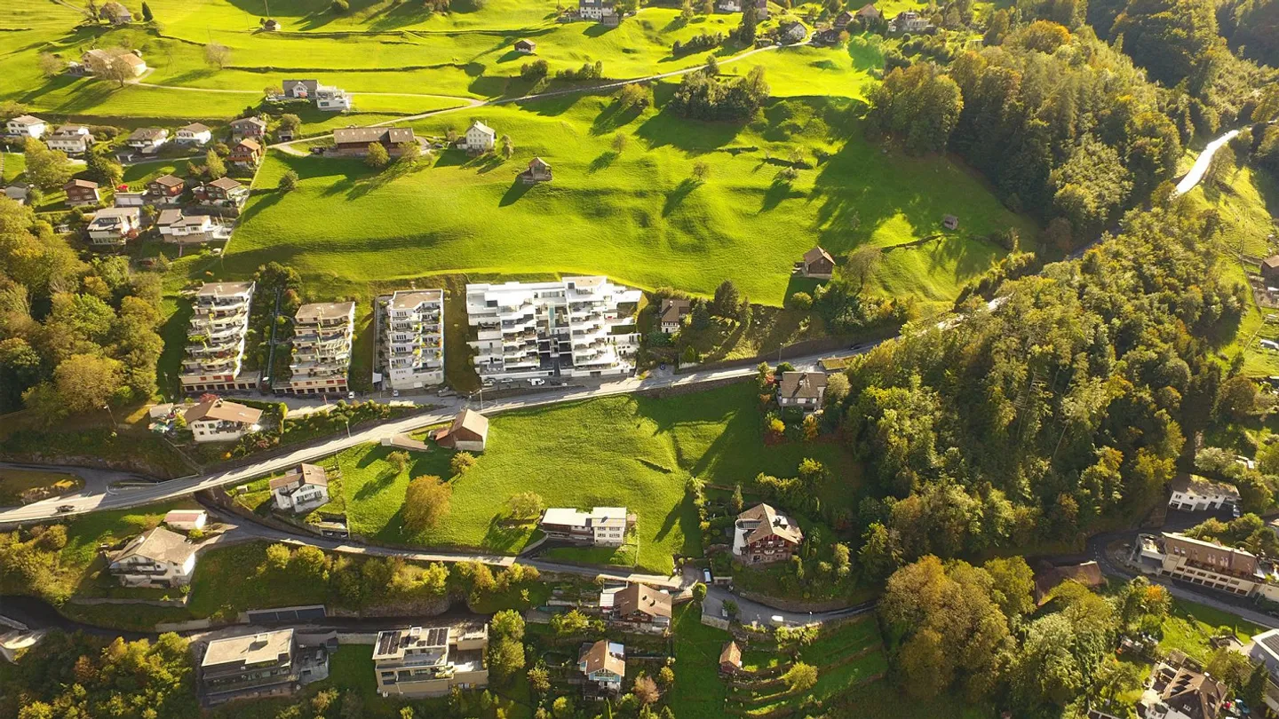 Maison individuelle (vue sur le lac) avec part de terrain aménagé - Photo 4 sur 20