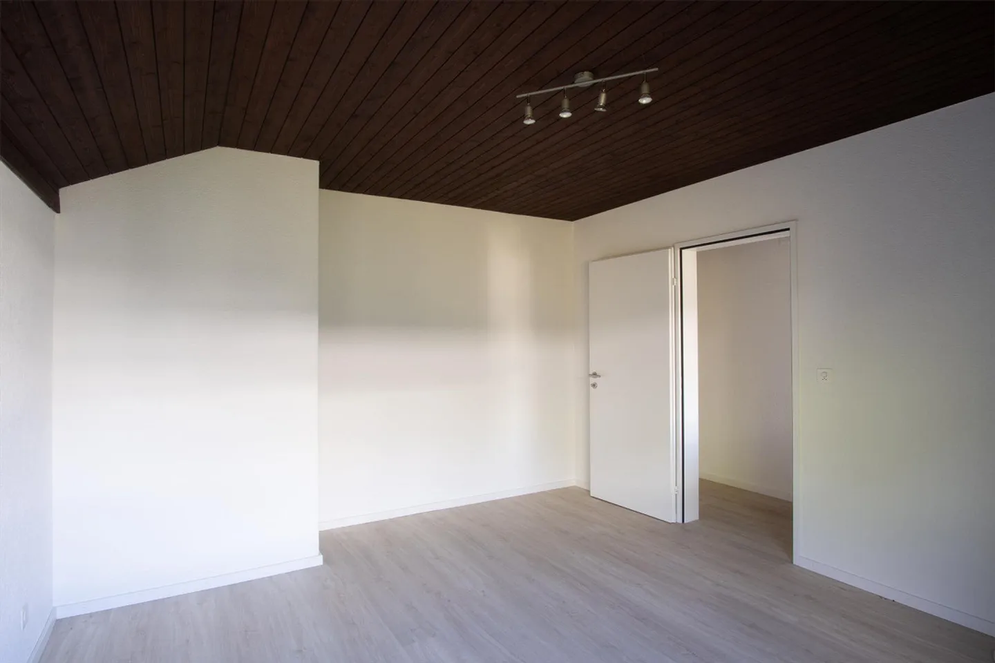 Maison individuelle (vue sur le lac) avec part de terrain aménagé - Photo 15 sur 20
