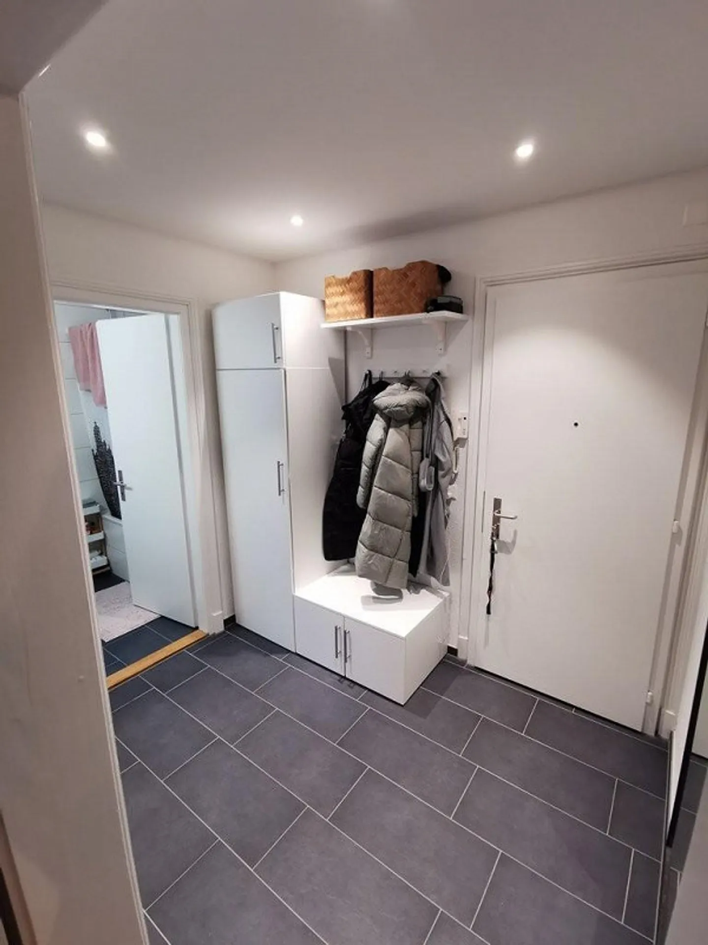 COZY 2-ROOM APARTMENT IN A CENTRAL LOCATION - Photo 7 of 9