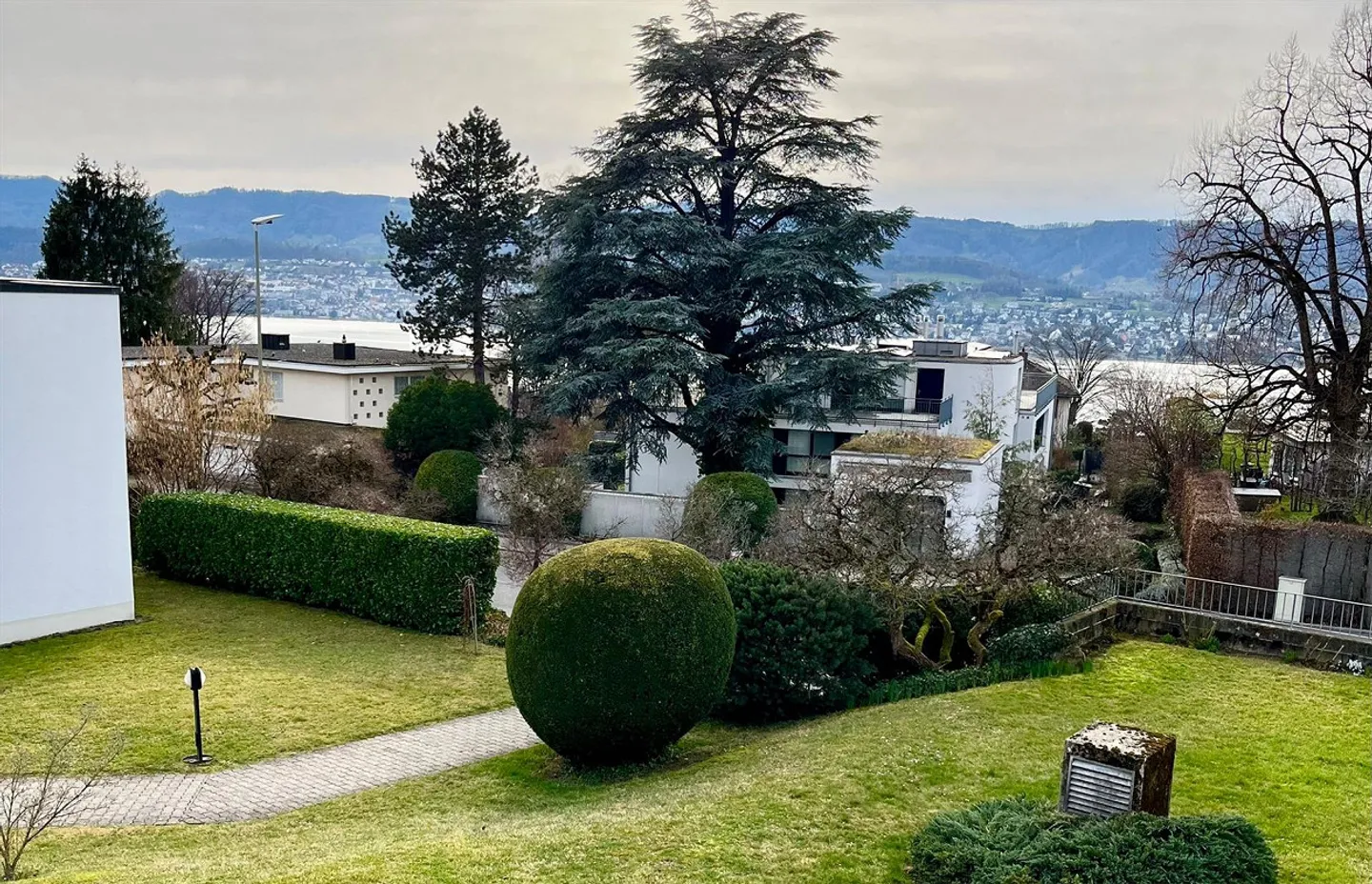 4,5-Zimmer-Wohnung (110 m²) mit Terrasse und teilweisem Seeblick – Küsnacht ZH - Foto 19 von 20