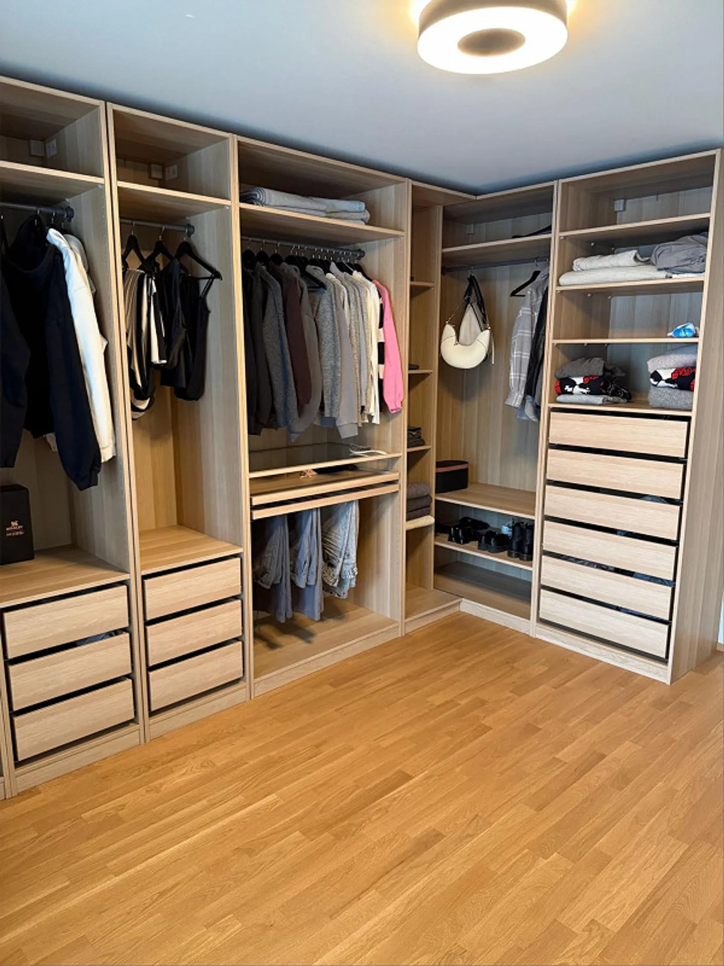 3.5-Room Apartment in a Central Location - Photo 6 of 10