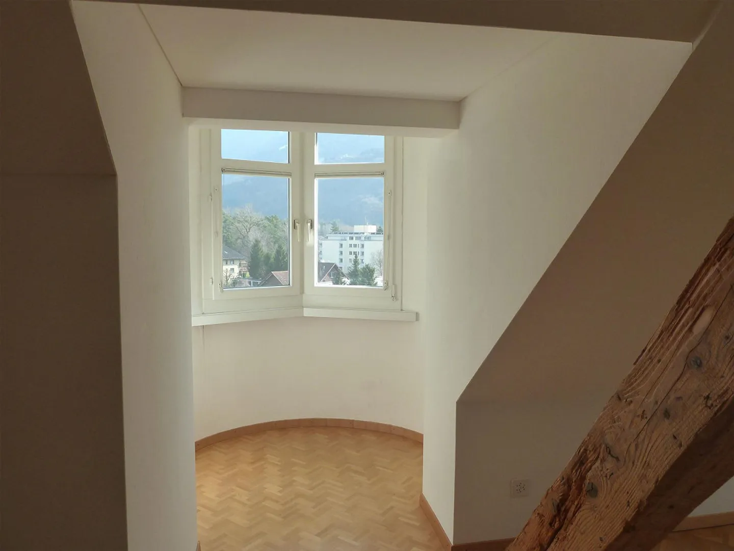 Original 2.5 Room Attic Apartment in Bad Ragaz - Photo 3 of 7