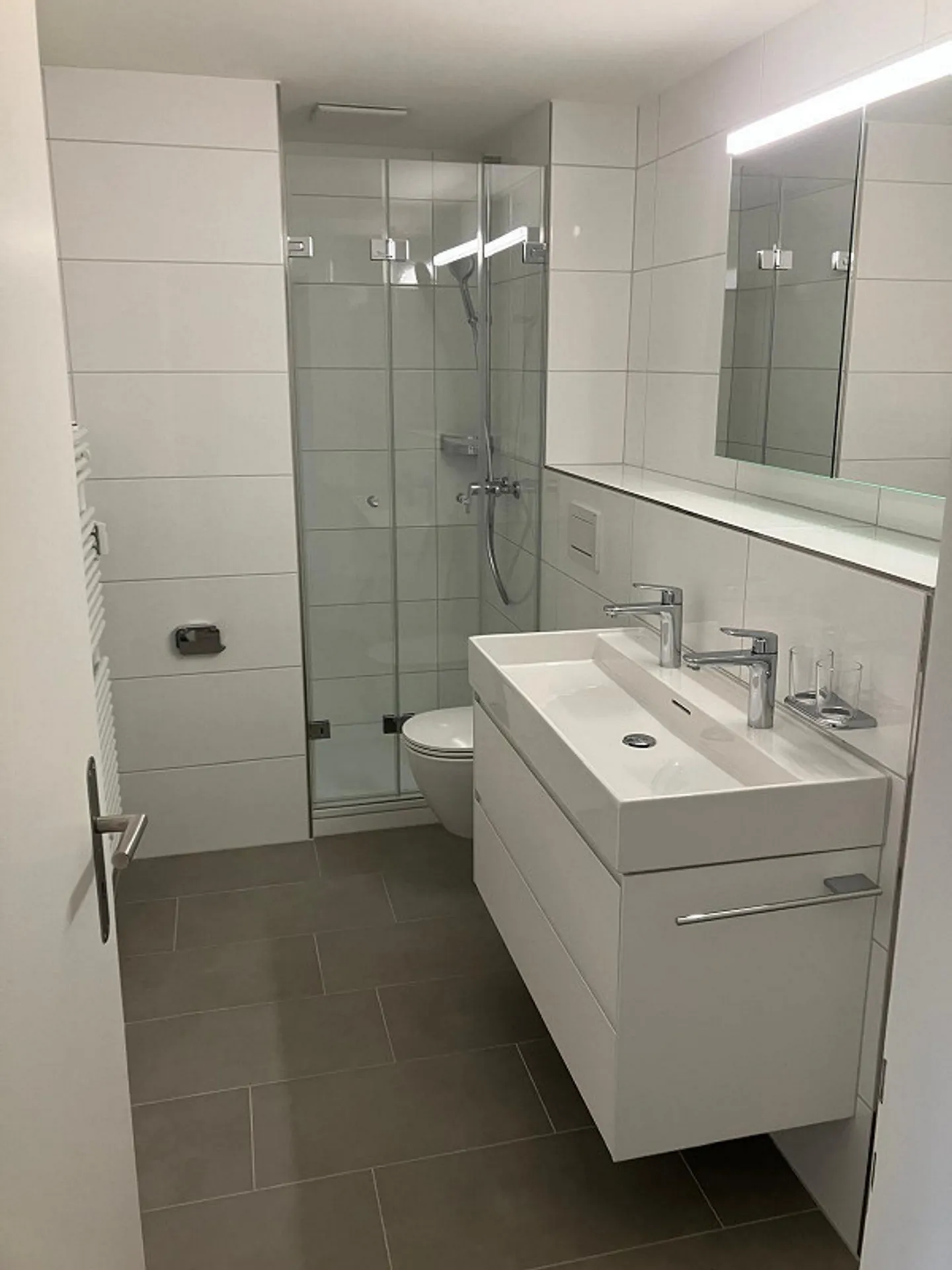 First occupancy of a modern 4-room apartment with a magnificent view - Photo 3 of 7