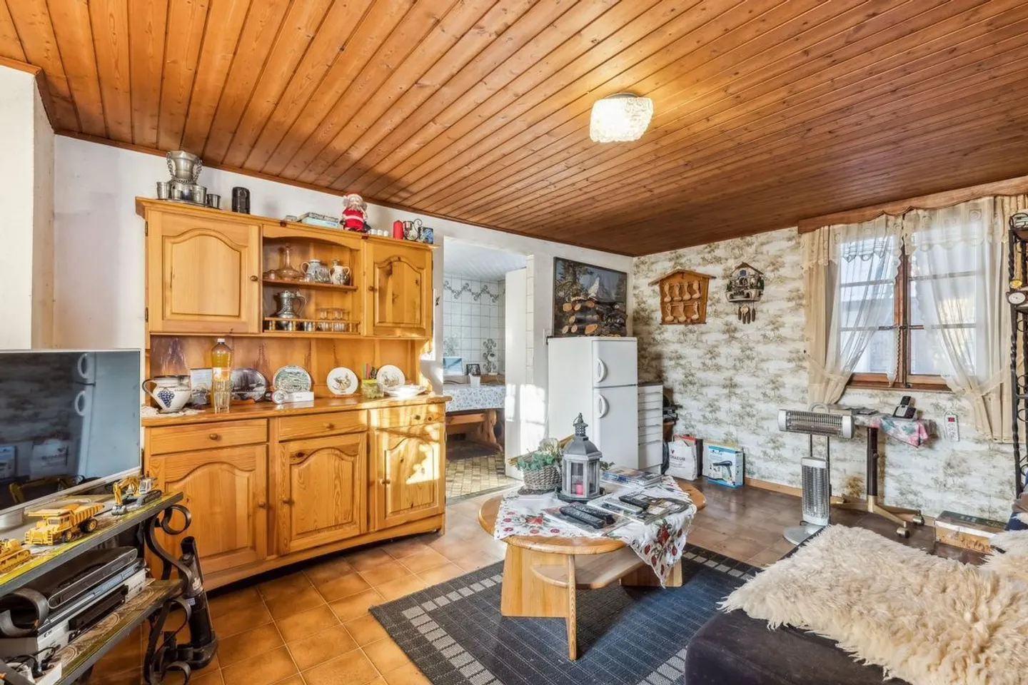 Detached house with great potential - Photo 1 of 13