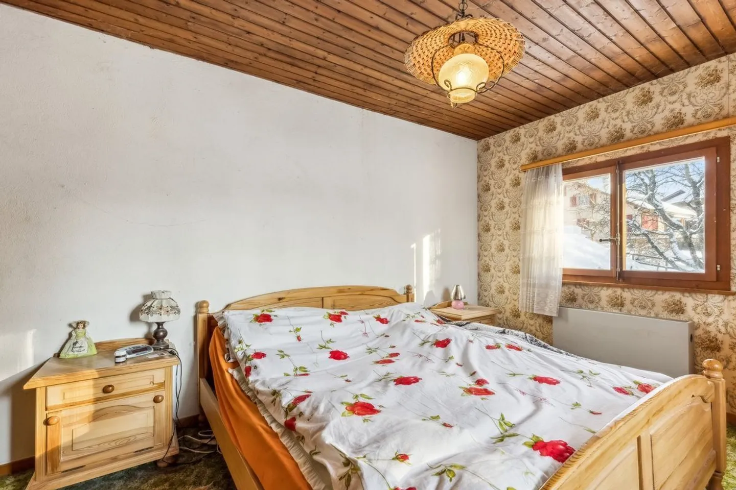 Detached house with great potential - Photo 3 of 13