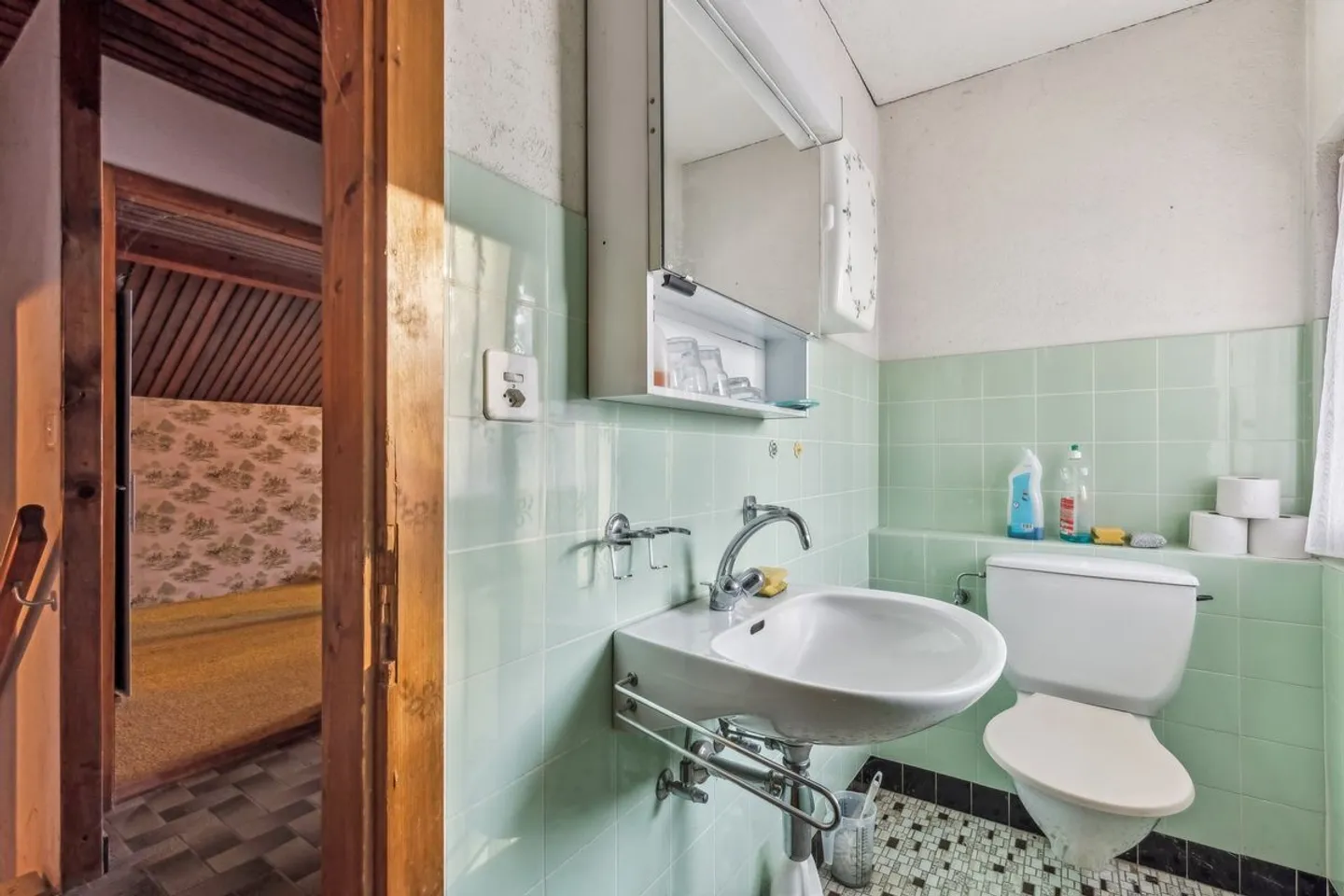 Detached house with great potential - Photo 7 of 13