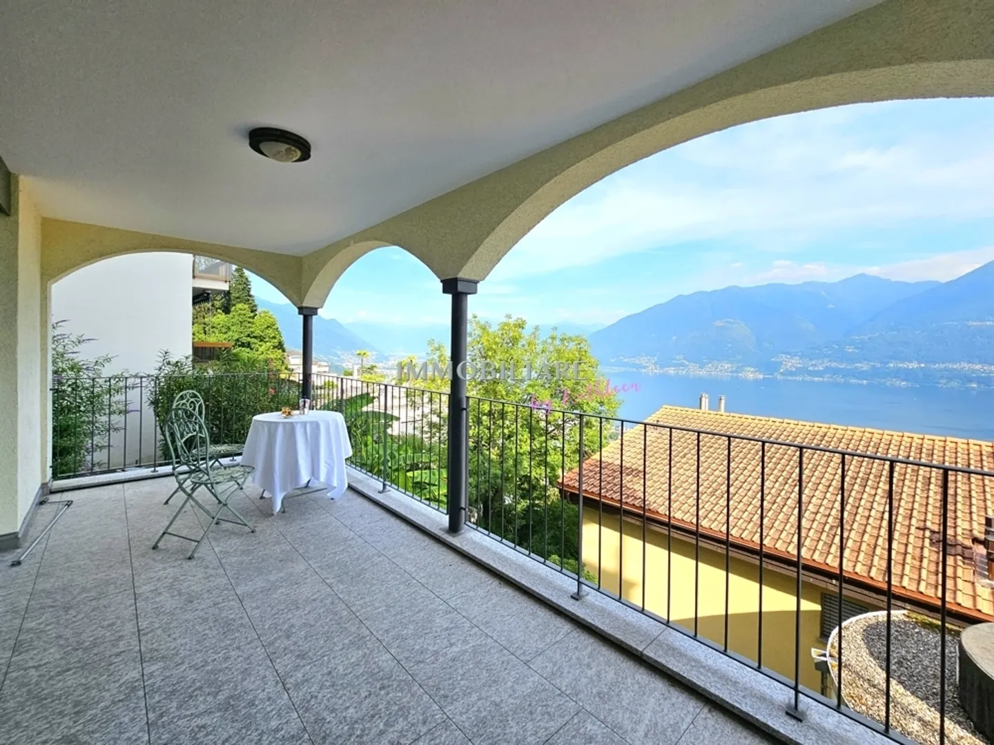 Duplex with 2 large terraces, garden share and partial lake view, primary residence - Photo 2 of 13