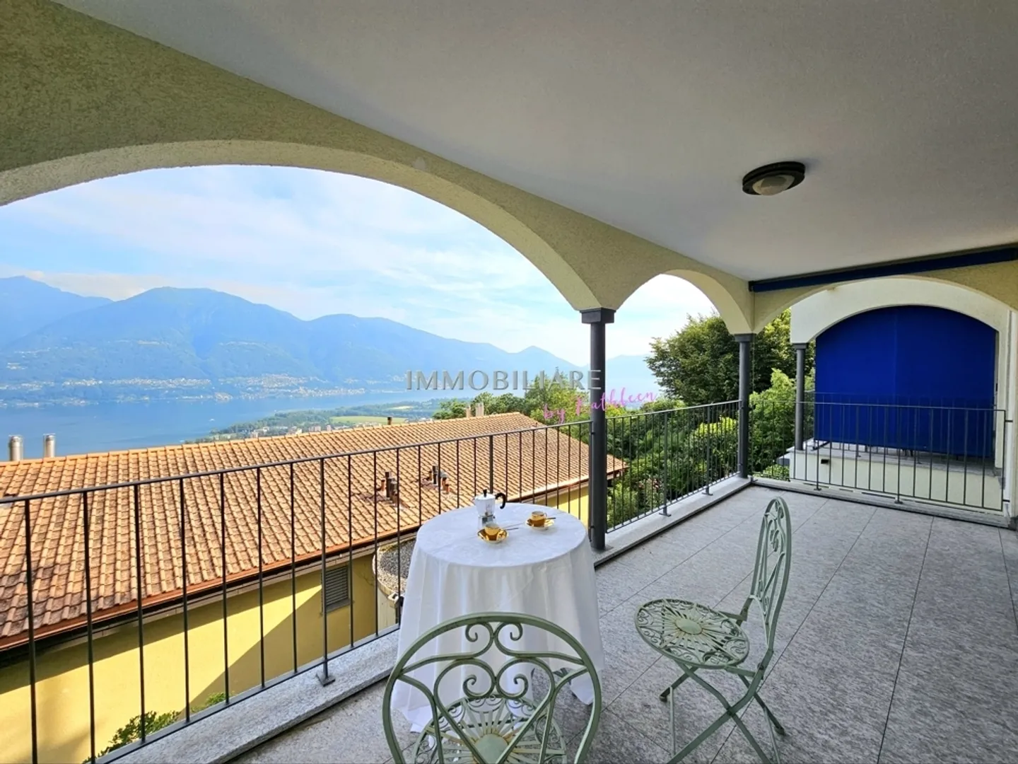 Duplex with 2 large terraces, garden share and partial lake view, primary residence - Photo 3 of 13
