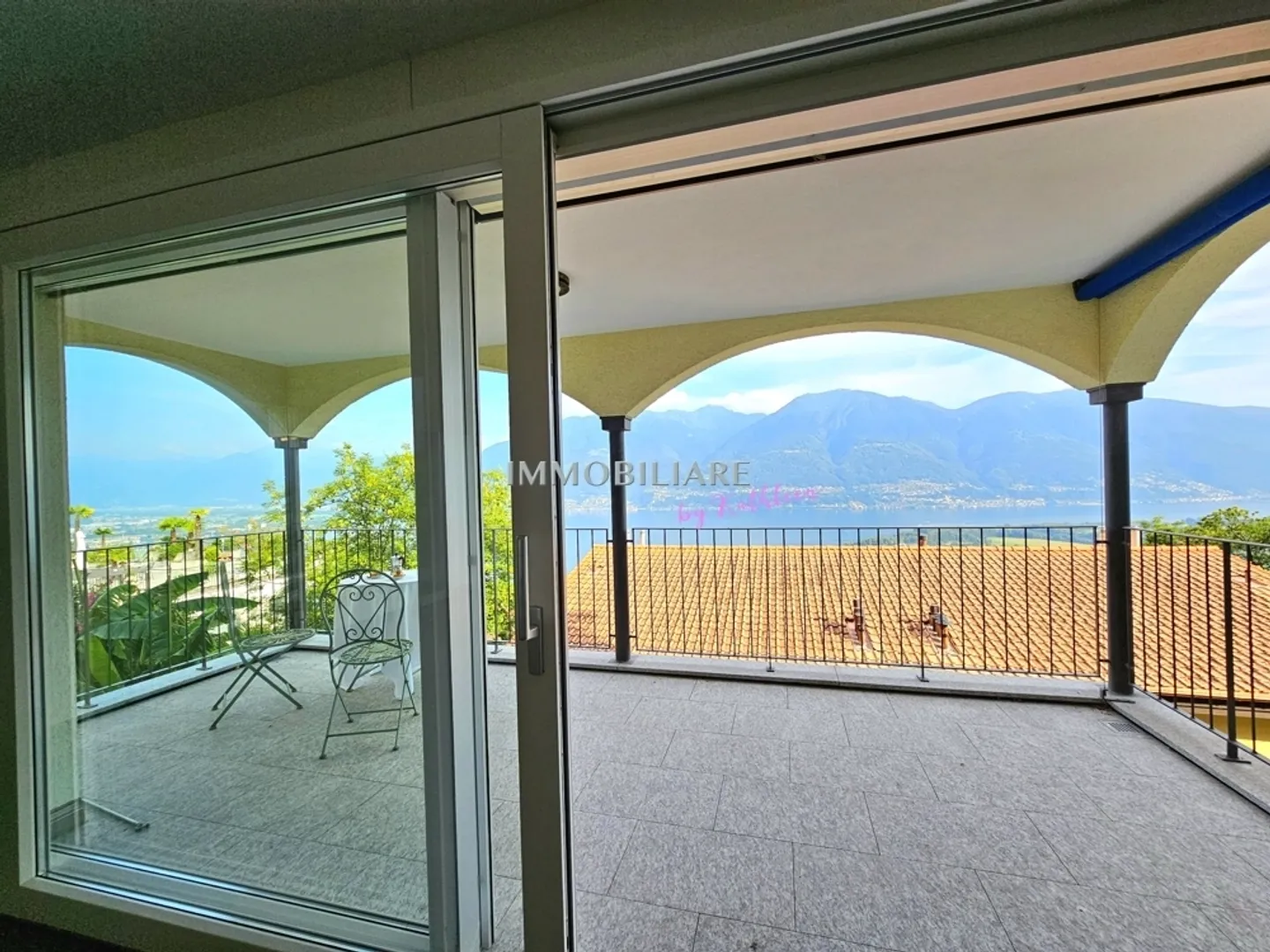Duplex with 2 large terraces, garden share and partial lake view, primary residence - Photo 7 of 13