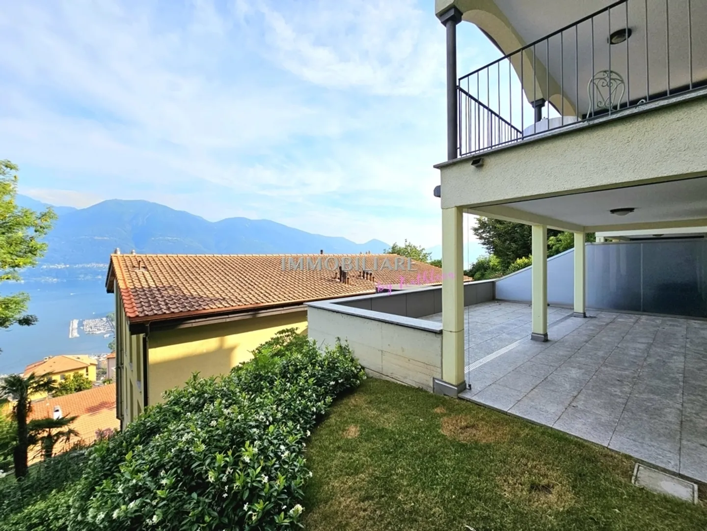 Duplex with 2 large terraces, garden share and partial lake view, primary residence - Photo 12 of 13