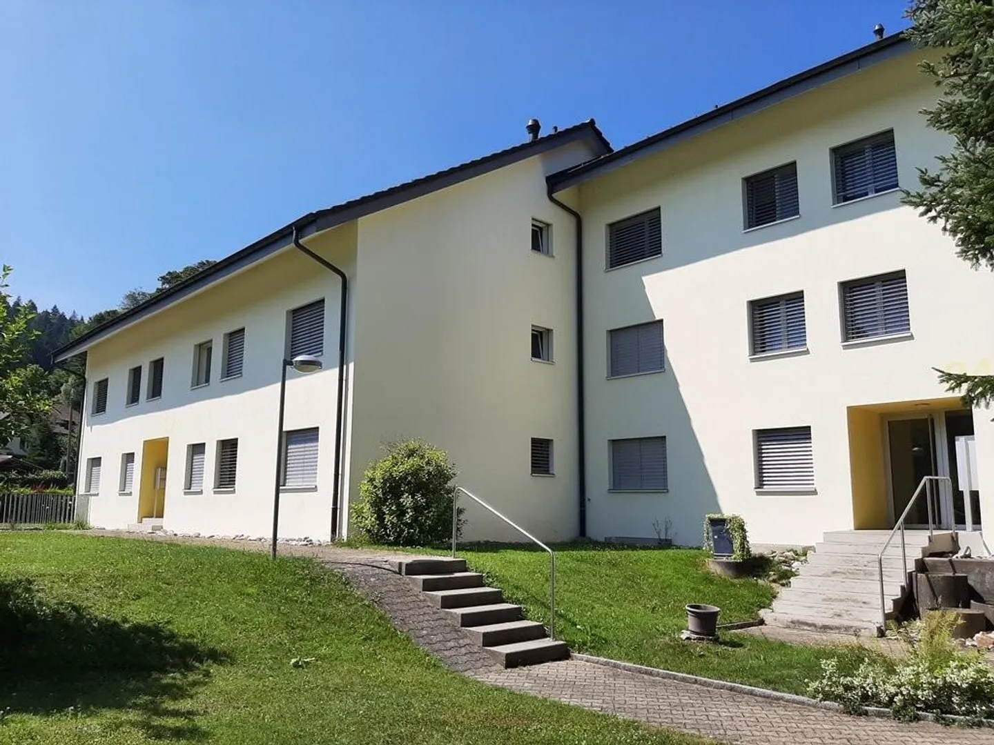 AFFITTARE SENZA CAUZIONE - appartamento recentemente ristrutturato nel verde - Foto 1 di 9