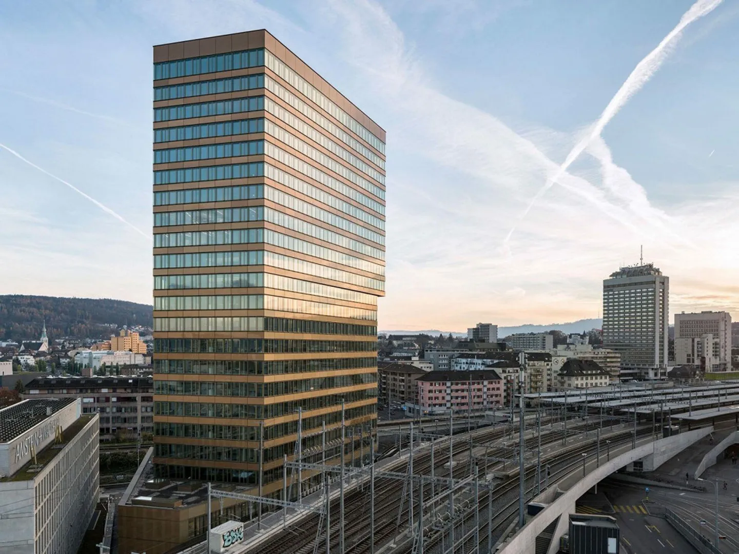 Posti moto in una posizione centrale a Zurigo Oerlikon - Foto 1 di 2