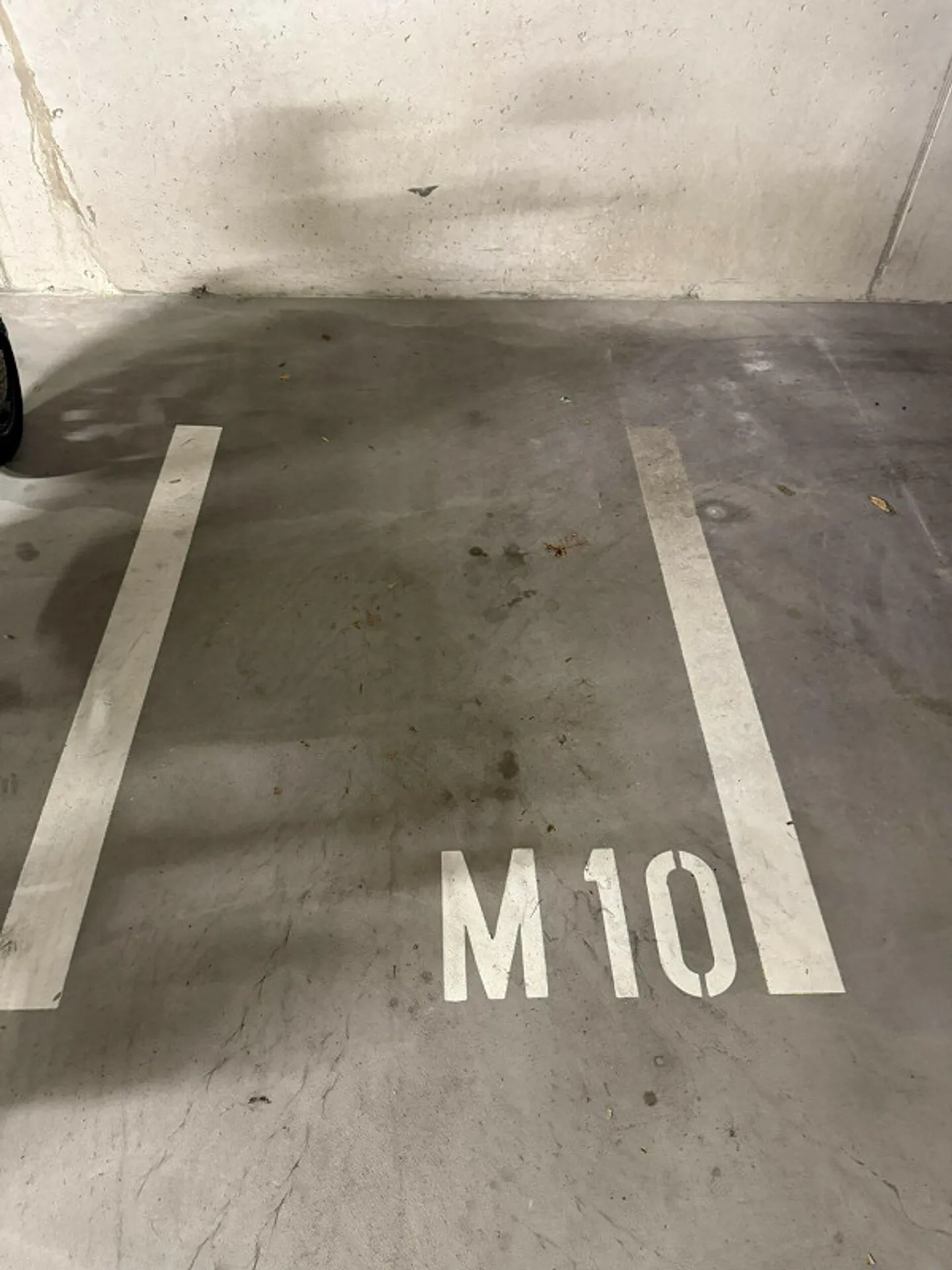 Posti moto in una posizione centrale a Zurigo Oerlikon - Foto 2 di 2