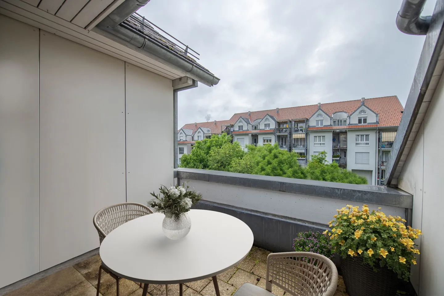 Spacious 2.5-room duplex apartment with cozy terrace - Photo 8 of 14