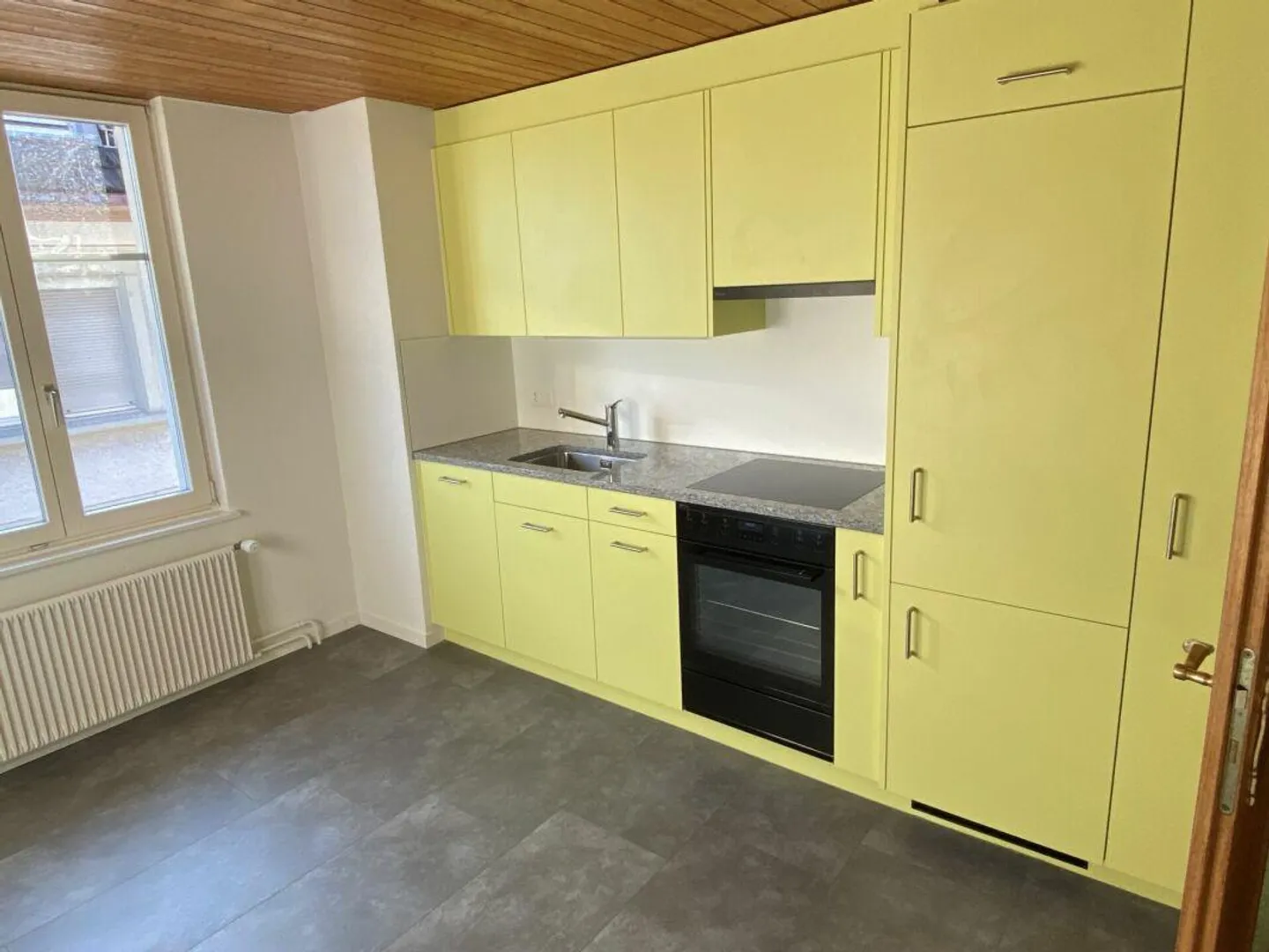 Affordable 4-Room Old Building Apartment - Photo 1 of 10