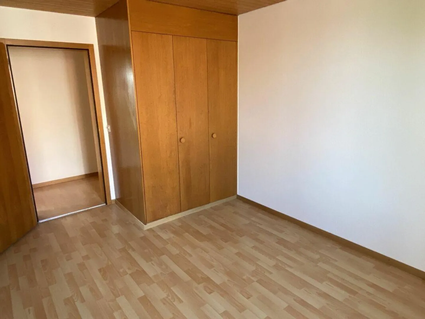 Affordable 4-Room Old Building Apartment - Photo 6 of 10