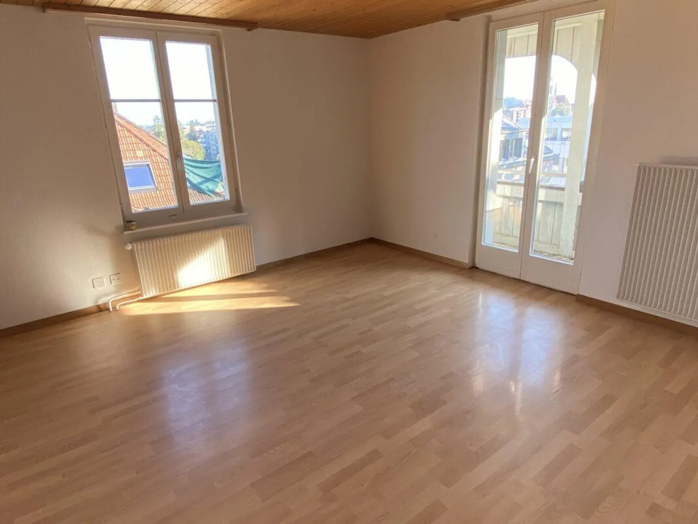 Affordable 4-Room Old Building Apartment - Photo 2 of 10