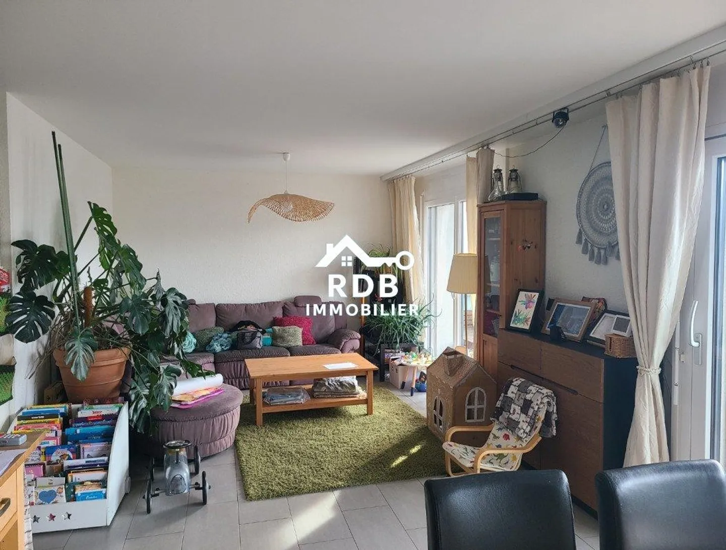 5-room apartment on the 6th floor located in Petit-Lancy 1213 - Photo 2 of 10