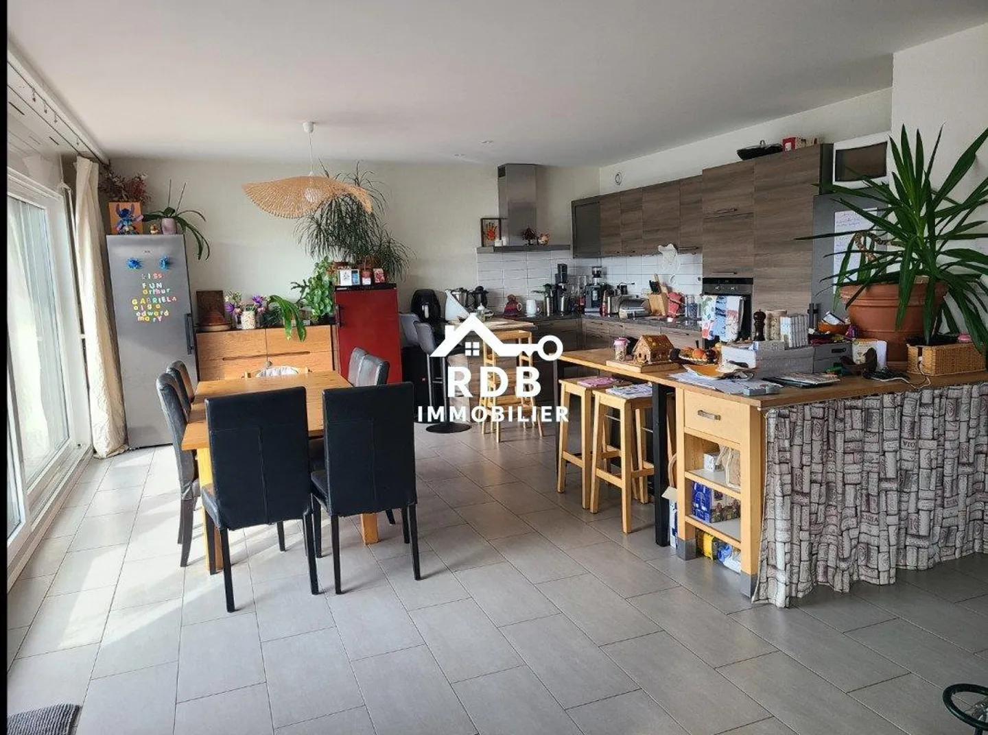 5-room apartment on the 6th floor located in Petit-Lancy 1213 - Photo 3 of 10