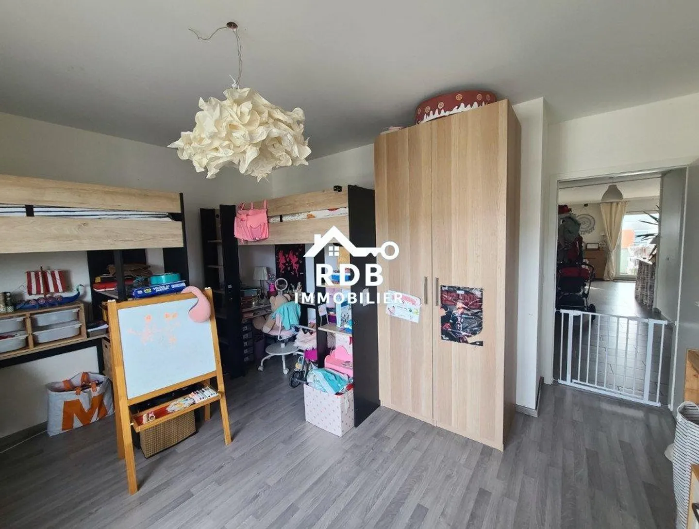 5-room apartment on the 6th floor located in Petit-Lancy 1213 - Photo 5 of 10