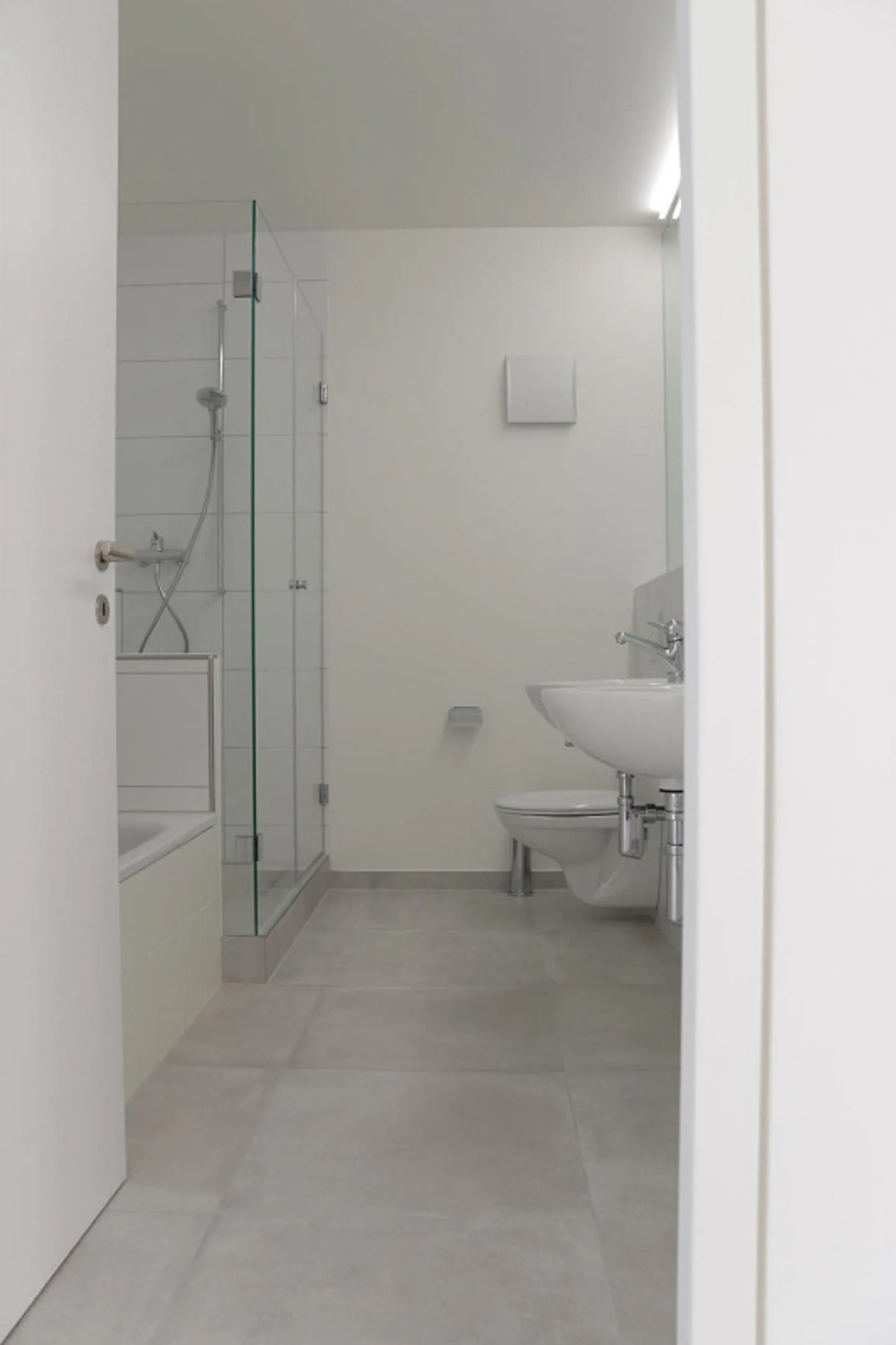 Appartement exclusif et partiellement rénové de 3 1/2 pièces à Oberwil - Photo 6 sur 8